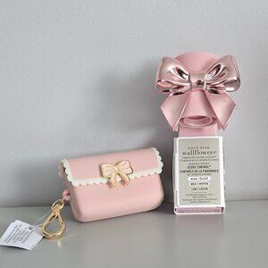 NWT BBW  Bow Wallflower Plug and Scallop Bow PocketBac Holder